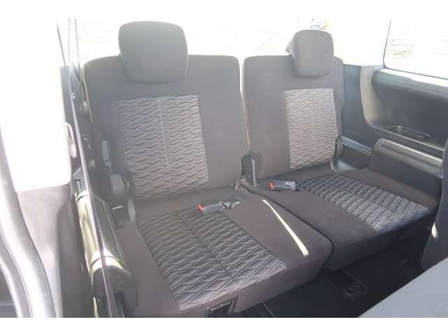 デリカＤ：５ Ｐ　８名　禁煙　車検整備付　純正オリジナルナビ（8枚目）