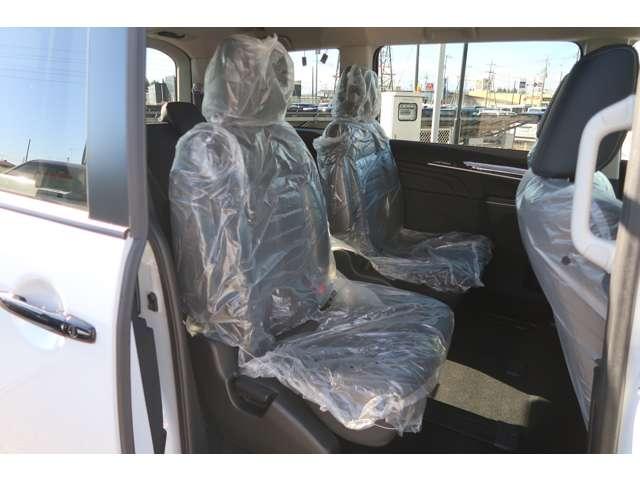 デリカＤ：５ シャモニー　７名　雹害修理済車　禁煙　ナビオーディオレス（8枚目）