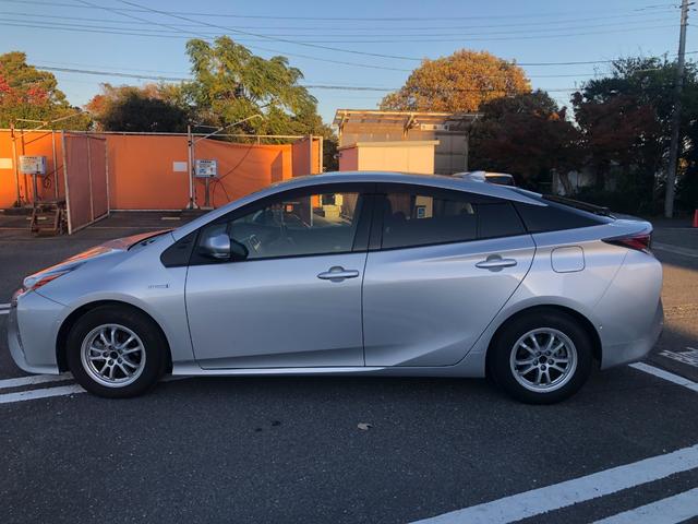 プリウス Ｓセーフティプラス　プッシュスタート・フルセグナビ・バックカメラ・ＬＥＤヘッドライト・ヘッドアップディスプレイ・ビルトインＥＴＣ２．０・レーダークルーズコントロール（9枚目）