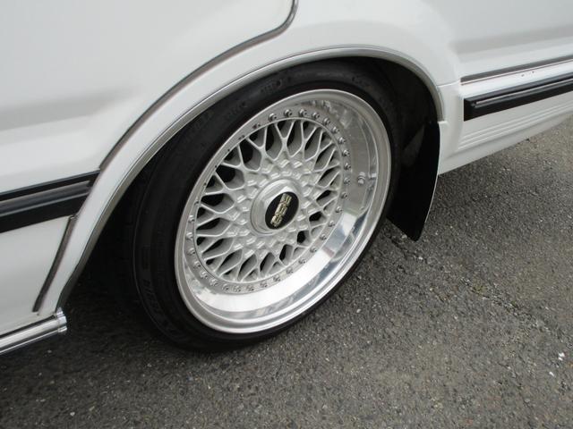 ロイヤルサルーンＧ　３．０ＤＯＨＣ　ＭＳ１２５後期モデル　ＢＢＳ－ＲＳ１６ＡＷ　Ｆ７．５Ｊ　Ｒ８．５Ｊ深リム　Ｆリップ　ワンオフステンレスマフラー　レノマウッドステアリング　ストラーダＨＤＤナビ　地デジＴＶ(14枚目)