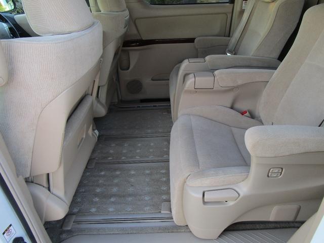 アルファード ３５０Ｓ　Ｃパッケージ　１オーナー禁煙車　４ＷＤ　両側オートスライドドア　パワーバックドア　メモリー付きパワーシート　電動キャプテンシート　純正ナビ　ＴＶ　Ｂモニター　リアフリップダウンモニター　コンビハンドル（33枚目）