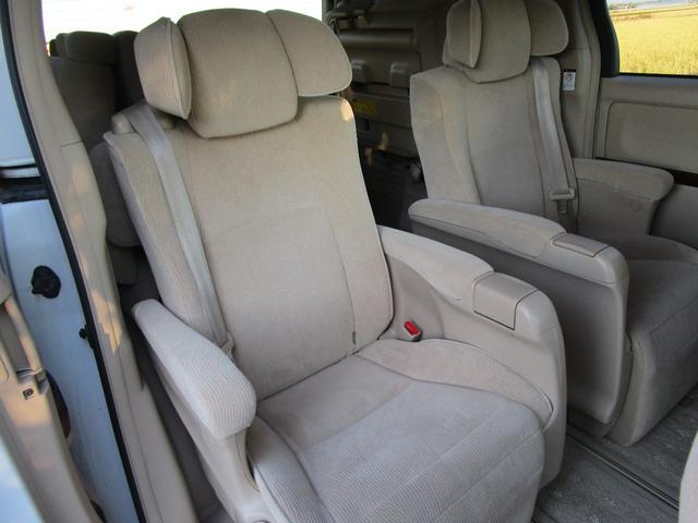 アルファード ３５０Ｓ　Ｃパッケージ　１オーナー禁煙車　４ＷＤ　両側オートスライドドア　パワーバックドア　メモリー付きパワーシート　電動キャプテンシート　純正ナビ　ＴＶ　Ｂモニター　リアフリップダウンモニター　コンビハンドル（40枚目）