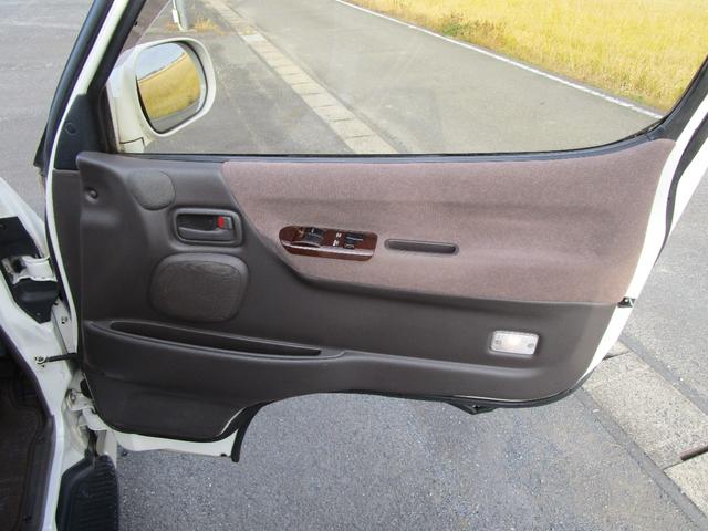 ハイエースワゴン リビングサルーンＥＸ　社外ナビ　フルセグＴＢ　Ｂモニター　デジタルインナーミラーＥＴＣ　トリプルムーンルーフ　タイミングチェーン（15枚目）