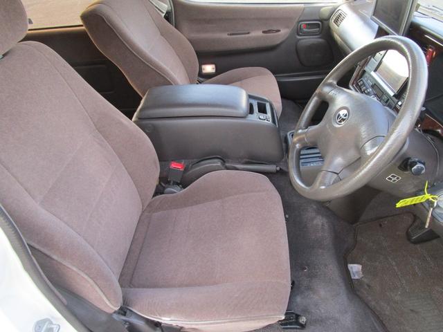 ハイエースワゴン リビングサルーンＥＸ　社外ナビ　フルセグＴＢ　Ｂモニター　デジタルインナーミラーＥＴＣ　トリプルムーンルーフ　タイミングチェーン（16枚目）