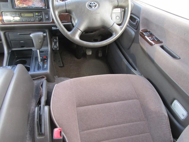 ハイエースワゴン リビングサルーンＥＸ　社外ナビ　フルセグＴＢ　Ｂモニター　デジタルインナーミラーＥＴＣ　トリプルムーンルーフ　タイミングチェーン（18枚目）