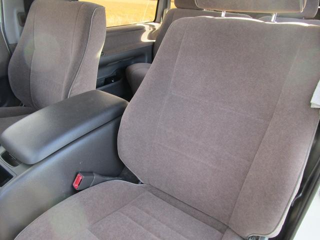 ハイエースワゴン リビングサルーンＥＸ　社外ナビ　フルセグＴＢ　Ｂモニター　デジタルインナーミラーＥＴＣ　トリプルムーンルーフ　タイミングチェーン（20枚目）