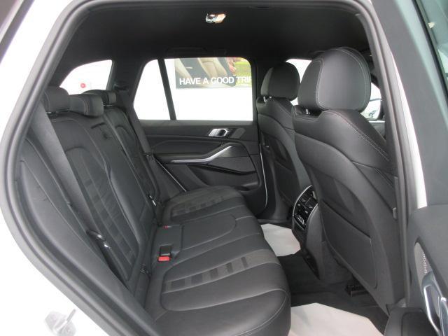 xDrive 35d Mスポーツ 正規認定中古車 弊社元社有車 アダプティブLEDヘッドライト ジェスチャーコントロール 4ゾーンエアコン リバースアシスト ハーマンカードンスピーカー オートマチックテールゲート 純正20インチ(29枚目)