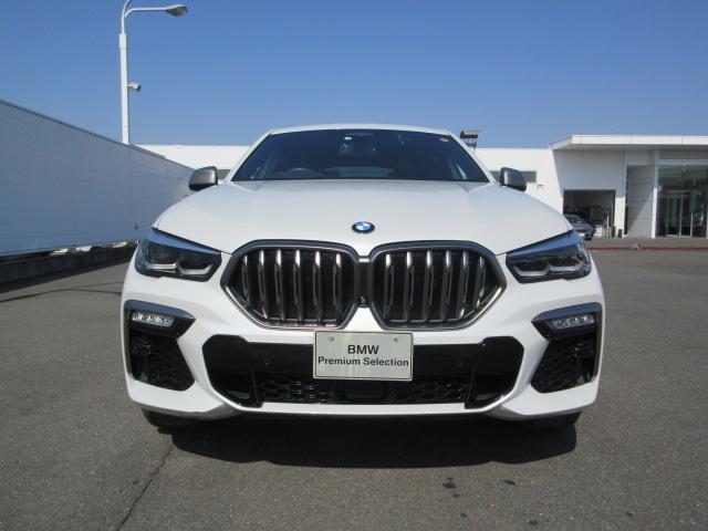 Ｘ６ Ｍ５０ｉ　ワンオーナー　ブラックレザーシート　パノラマサンルーフ　前後シートヒーター　保冷・保温ドリンクホルダー　ソフトクローズドア　パーキングアシストプラス　ＡＣＣ　純正ナビ・ＴＶ　純正２１インチＡＷ（2枚目）