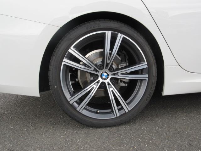 ３シリーズ ３１８ｉツーリング　Ｍスポーツ　エディションシャドー　元社有車・ＥＴＣ・ＡＣＣ・純正ナビ・１９インチホイール・ワイヤレスチャージ・パドルシフト・シートヒーター（31枚目）