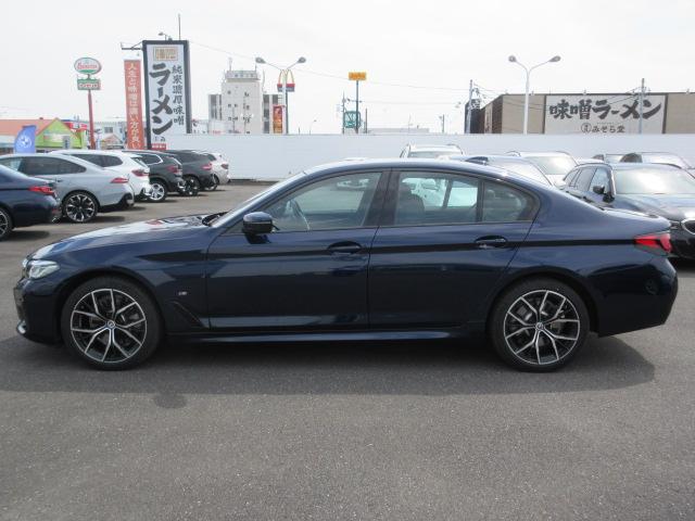 ５シリーズ ５２３ｉ　Ｍスポーツ　元社有車・ヘッドアップディスプレイ・革シート・シートヒーター・１９インチホイール・純正ナビ・パドルシフト・ワイヤレスチャージ・（10枚目）