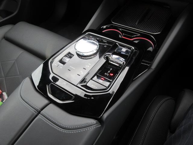 ５シリーズ ５２３ｉ　Ｍスポーツ　元社有車・フロントリアシートヒーター・フロントシートベンチレーション・ＥＴＣ・ＡＣＣ・パドルシフト・純正ナビ・ＴＶ付き・バックカメラ・１９インチホイール（48枚目）