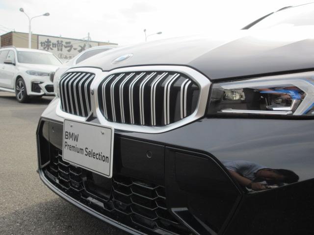 ３シリーズ ３２０ｉツーリング　Ｍスポーツ　元社有車・ＥＴＣ・ＡＣＣ・シートヒーター・ワイヤレスチャージ・バックカメラ・パドルシフト・純正ナビ・１８インチホイール（12枚目）