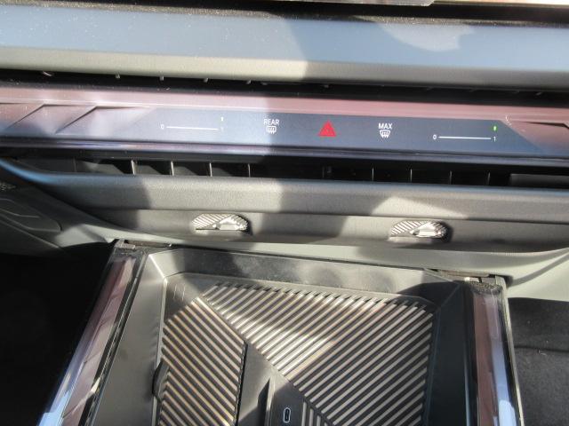 Ｘ３ ２０　ｘＤｒｉｖｅ　Ｘライン　Ｈａｒｍａｎ／Ｋａｒｄｏｎ・２０インチＡＷ・ステアリングヒーター・Ｆ／Ｒシートヒーター・ワイヤレスチャージ（33枚目）