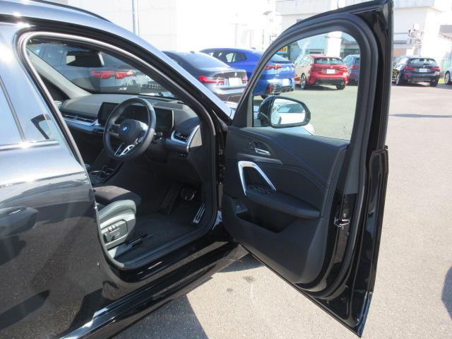 ｉＸ１ ｅＤｒｉｖｅ　２０　Ｍスポーツ　ＥＴＣ・ＡＣＣ・ワイヤレスチャージ・ヘッドアップディスプレイ・３６０°カメラ（26枚目）