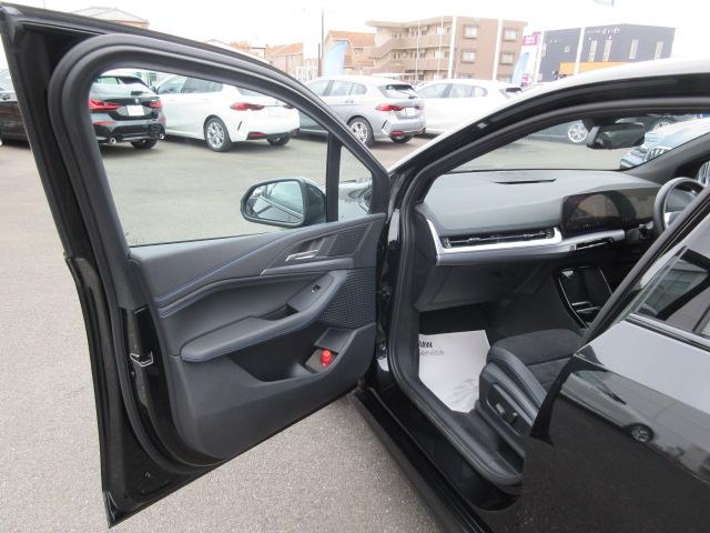 ＢＭＷライフをさらに素晴らしいものにするために、ＢＭＷカードもご用意しております。ご利用金額１，０００円ごとに１ポイントたまります。ＢＭＷ正規ディーラーでのご利用につきましては、ポイントが倍になります