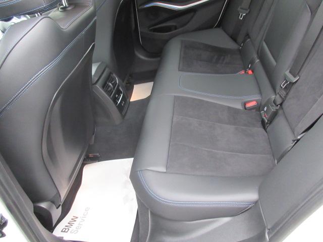 第三者の鑑定師が外装・内装・機関・修復歴をチェックしております