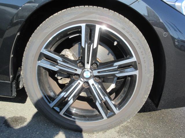 第三者の鑑定師が外装・内装・機関・修復歴をチェックしております