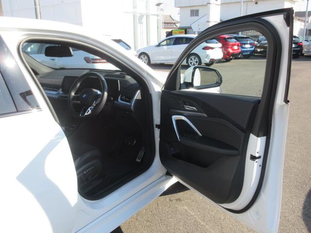 iX2 xDrive 30 Mスポーツ ETC ・ACC・純正ナビ(27枚目)
