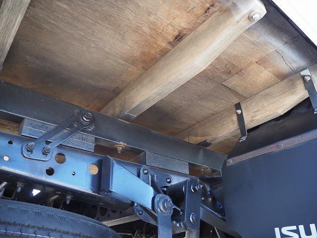 　２．６３ｔ吊り４段クレーン　ラジコン　フックイン　積載２ｔ　荷台寸長さ３７０幅１７８　荷台床鉄板張り　標準ロングボディ(47枚目)