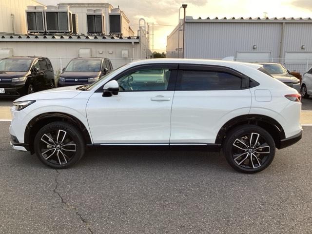 ヴェゼル ｅ：ＨＥＶＺ　衝突回避支援ブレーキ機能　スマキ　フルオートエアコン　エアバッグ　両席エアバック　Ｒカメ　記録簿付　パワーウィンドウ　ＬＥＤランプ　ソナー　クルーズＣ　ナビ＆ＴＶ　キーレスエントリー（5枚目）