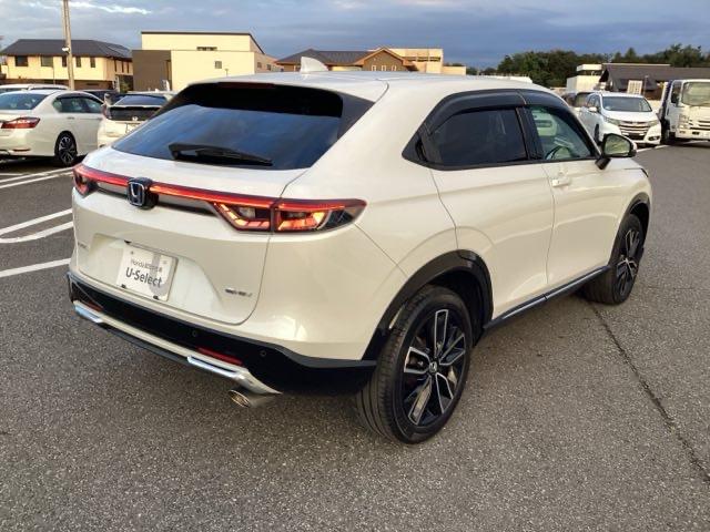 ヴェゼル ｅ：ＨＥＶＺ　衝突回避支援ブレーキ機能　スマキ　フルオートエアコン　エアバッグ　両席エアバック　Ｒカメ　記録簿付　パワーウィンドウ　ＬＥＤランプ　ソナー　クルーズＣ　ナビ＆ＴＶ　キーレスエントリー（8枚目）