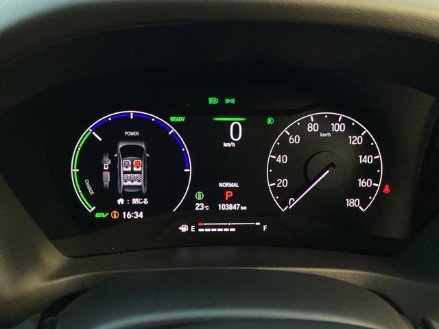 ヴェゼル ｅ：ＨＥＶＺ　衝突回避支援ブレーキ機能　スマキ　フルオートエアコン　エアバッグ　両席エアバック　Ｒカメ　記録簿付　パワーウィンドウ　ＬＥＤランプ　ソナー　クルーズＣ　ナビ＆ＴＶ　キーレスエントリー（16枚目）