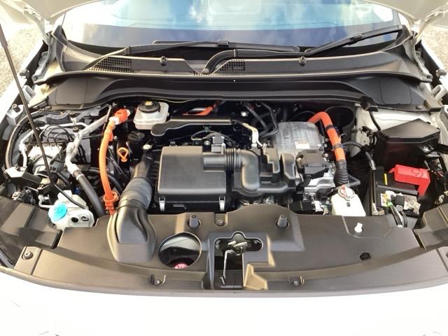 ヴェゼル ｅ：ＨＥＶＺ　衝突回避支援ブレーキ機能　スマキ　フルオートエアコン　エアバッグ　両席エアバック　Ｒカメ　記録簿付　パワーウィンドウ　ＬＥＤランプ　ソナー　クルーズＣ　ナビ＆ＴＶ　キーレスエントリー（17枚目）