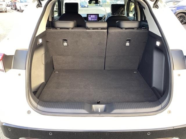 ヴェゼル ｅ：ＨＥＶＺ　衝突回避支援ブレーキ機能　スマキ　フルオートエアコン　エアバッグ　両席エアバック　Ｒカメ　記録簿付　パワーウィンドウ　ＬＥＤランプ　ソナー　クルーズＣ　ナビ＆ＴＶ　キーレスエントリー（18枚目）