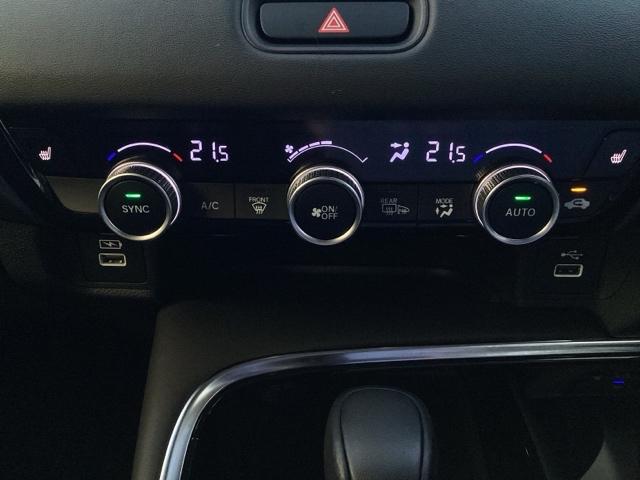 ヴェゼル ｅ：ＨＥＶＺ　衝突回避支援ブレーキ機能　スマキ　フルオートエアコン　エアバッグ　両席エアバック　Ｒカメ　記録簿付　パワーウィンドウ　ＬＥＤランプ　ソナー　クルーズＣ　ナビ＆ＴＶ　キーレスエントリー（26枚目）