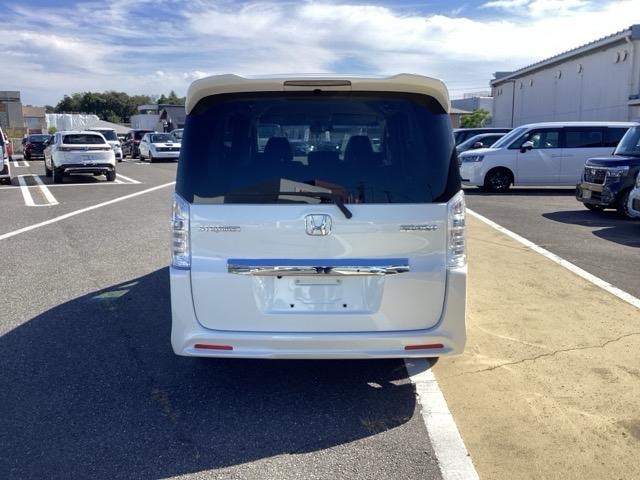 ステップワゴンスパーダ Ｚ　横滑防止　イモビ　スマキー　地デジＴＶ　バックモニタ－　３列シ－ト　キーフリー　パワーウィンド　ＥＴＣ付　ナビ・ＴＶ　エアコン　ＤＶＤ再生　運転席助手席エアバック　エアバック　ＡＢＳ　ＰＳ（3枚目）