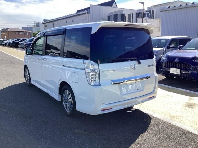 ステップワゴンスパーダ Ｚ　横滑防止　イモビ　スマキー　地デジＴＶ　バックモニタ－　３列シ－ト　キーフリー　パワーウィンド　ＥＴＣ付　ナビ・ＴＶ　エアコン　ＤＶＤ再生　運転席助手席エアバック　エアバック　ＡＢＳ　ＰＳ（9枚目）