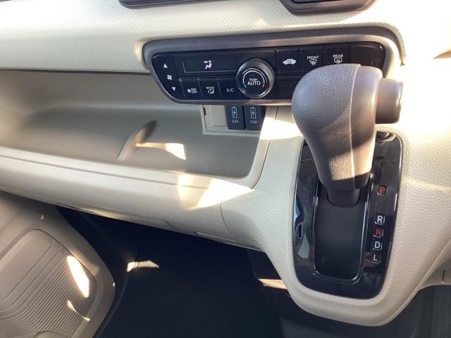 Ｎ－ＢＯＸ Ｇ・Ｌホンダセンシング　レーダブレーキ　Ａストップ　ＥＳＣ　キーフリーシステム　ＬＥＤライト　ワンセグ　バックＭ　スマートキー　クルコン　ＥＴＣ　両席エアバック　エアコン　盗難防止システム　パワステ（11枚目）