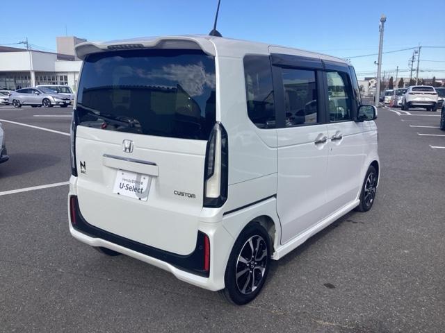 N-BOXカスタム コーディネートスタイル オートクルーズ フルセグ対応 W電動ドア シートヒータ LED ESC リアカメラ ETC ソナー ベンチシート DVD アイドリングストップ エアコン ドラレコ オートライト(8枚目)