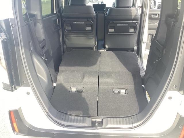 N-BOXカスタム コーディネートスタイル オートクルーズ フルセグ対応 W電動ドア シートヒータ LED ESC リアカメラ ETC ソナー ベンチシート DVD アイドリングストップ エアコン ドラレコ オートライト(23枚目)