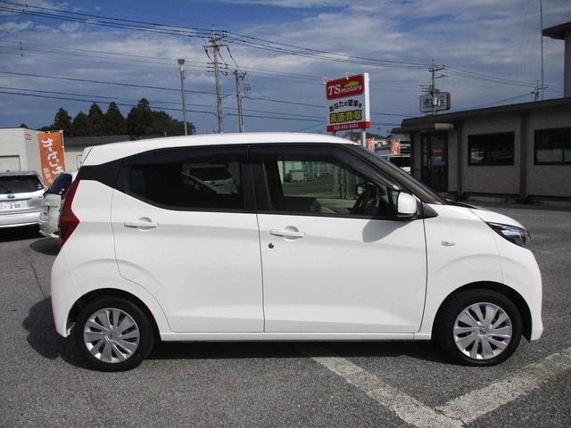 デイズ Ｓ　ドライブレコーダー　ナビ　クリアランスソナー　衝突被害軽減システム　キーレスエントリー　アイドリングストップ　ベンチシート　ＣＶＴ　盗難防止システム　ＡＢＳ　ＥＳＣ　衝突安全ボディ　エアコン（13枚目）