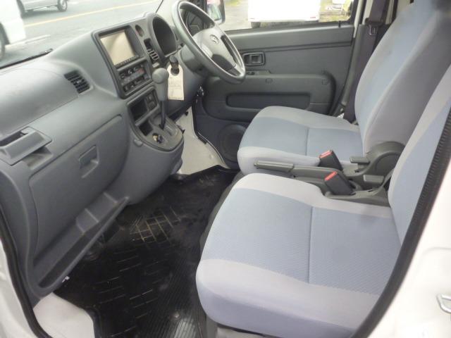 ハイゼットカーゴ ＤＸ　社外ナビ　キーレス　ＥＴＣ　切替４ＷＤ　タイミングチェーン車　オーバヘッドコンソール（9枚目）