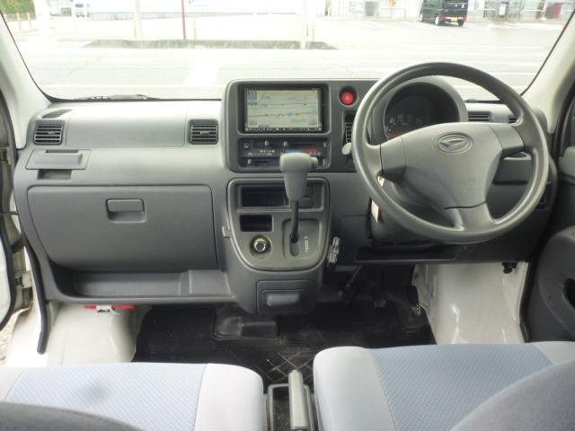 ハイゼットカーゴ ＤＸ　社外ナビ　キーレス　ＥＴＣ　切替４ＷＤ　タイミングチェーン車　オーバヘッドコンソール（11枚目）