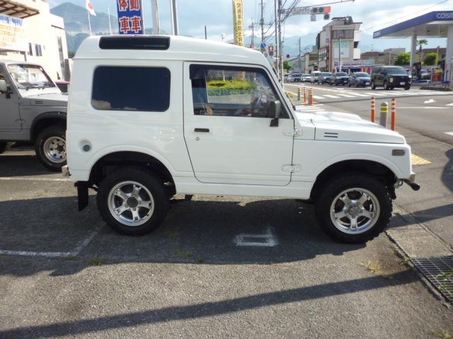 ジムニー ＥＣ　パノラマミック　２人乗り　４ＷＤ　ターボ車　５速マニュアル　パワステ　エアコン　オールペイント　社外足回り　リフトアップ　社外アルミ　タイミングベルト交換済み　バケットシート（8枚目）