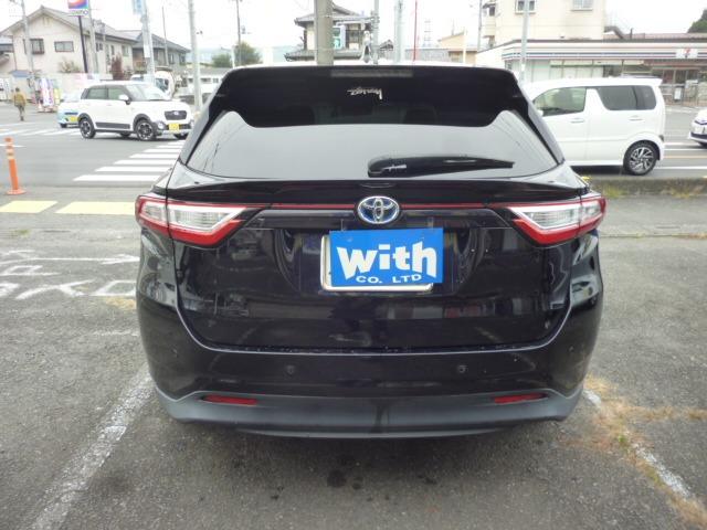 ハリアーハイブリッド プレミアム　ワンオーナー　禁煙車　４ＷＤ　トヨタセーフティーセンス　純正ナビ　フルセグＴＶ　ＥＴＣ　ドラレコ　バックカメラ　アイストップ　ハーフレザーシート　パワーシート　ハンドルスイッチ　クルーズコントロール（6枚目）