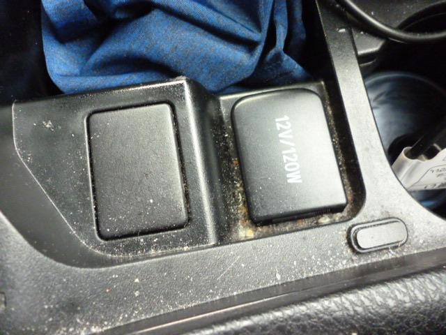 ハリアーハイブリッド プレミアム　ワンオーナー　禁煙車　４ＷＤ　トヨタセーフティーセンス　純正ナビ　フルセグＴＶ　ＥＴＣ　ドラレコ　バックカメラ　アイストップ　ハーフレザーシート　パワーシート　ハンドルスイッチ　クルーズコントロール（28枚目）