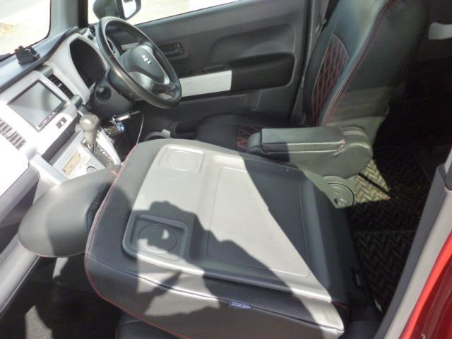 ハスラー Ｘ　禁煙車　レーダーブレーキ　プッシュスタート　純正ナビ　ワンセグＴＶ　バックカメラ　ドラレコ　ＥＴＣ　シートヒーター　アイドリングストップ　横滑り防止　ＨＩＤヘッドライト　革調シートカバー（11枚目）