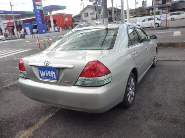 マークII グランデ３５ｔｈアニバーサリーナビパッケージ　ワンオーナー　禁煙車　純正ナビ　バックカメラ　ＥＴＣ　キーレス　パワーシート　電動格納ミラー　ＨＩＤヘッドライト　純正オーディオ　タイミングベルト交換済み（6枚目）