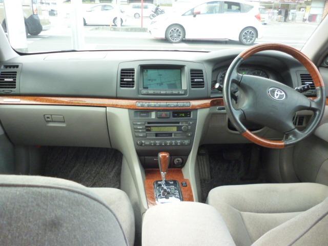 マークII グランデ３５ｔｈアニバーサリーナビパッケージ　ワンオーナー　禁煙車　純正ナビ　バックカメラ　ＥＴＣ　キーレス　パワーシート　電動格納ミラー　ＨＩＤヘッドライト　純正オーディオ　タイミングベルト交換済み（12枚目）