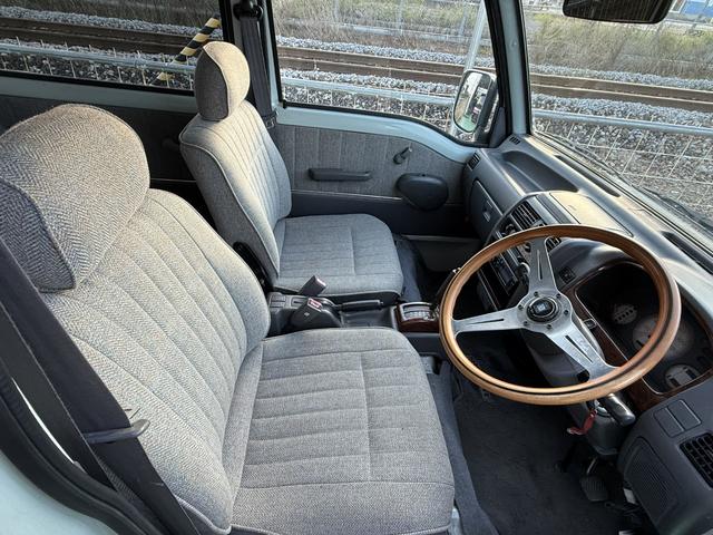 サンバーディアス ディアス クラシック 40thアニバーサリー ディアス クラシック 40thアニバーサリー 1000台限定車 オートマ パワステ パワーウインドウ エアコン ウッドステアリング(15枚目)