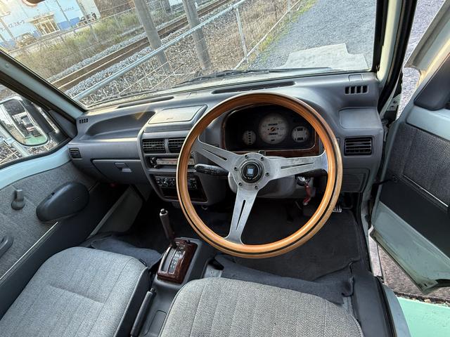 サンバーディアス ディアス クラシック 40thアニバーサリー ディアス クラシック 40thアニバーサリー 1000台限定車 オートマ パワステ パワーウインドウ エアコン ウッドステアリング(23枚目)