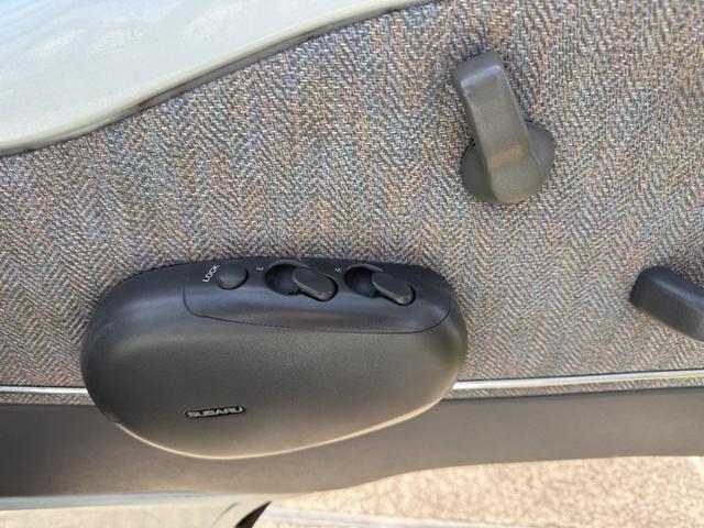 サンバーディアス ディアス クラシック 40thアニバーサリー ディアス クラシック 40thアニバーサリー 1000台限定車 オートマ パワステ パワーウインドウ エアコン ウッドステアリング(25枚目)