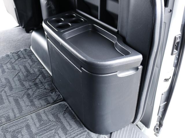 ハイエースワゴン  トヨタ純正ナビ ETC デジタルインナーミラー パノラミックビューモニター クリアランスソナー 100Vコンセント LEDヘッドライト ルーフスピーカー シートカバー DELF03 17inAW(32枚目)