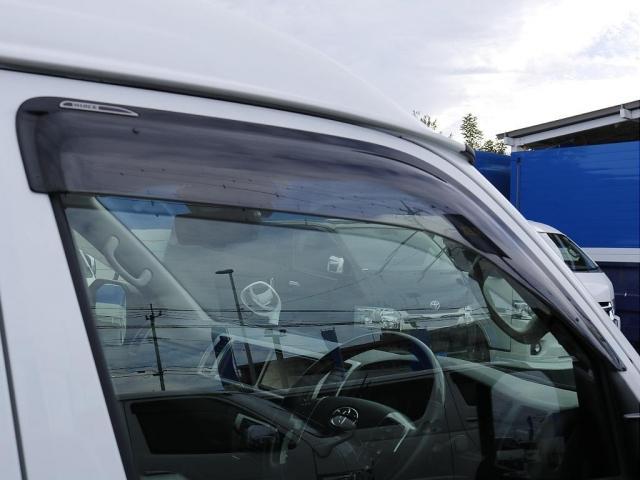 ハイエースワゴン  トヨタ純正ナビ ETC デジタルインナーミラー パノラミックビューモニター クリアランスソナー 100Vコンセント LEDヘッドライト ルーフスピーカー シートカバー DELF03 17inAW(45枚目)