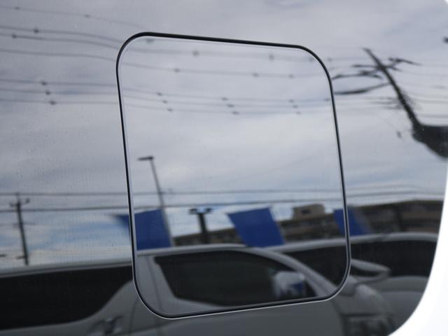 ハイエースワゴン  トヨタ純正ナビ ETC デジタルインナーミラー パノラミックビューモニター クリアランスソナー 100Vコンセント LEDヘッドライト ルーフスピーカー シートカバー DELF03 17inAW(46枚目)