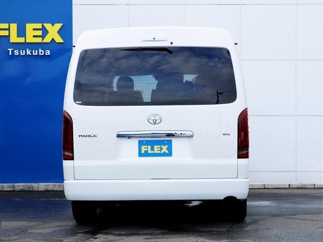 ハイエースワゴン ＧＬ　ロング　カロッツェリア７インチナビ　１０インチフリップダウンモニター　ＥＴＣ　デジタルインナーミラー　クリアランスソナー　パノラミックビューモニター　１７インチアルミホイール　ナスカータイヤ　スマートベッド（7枚目）